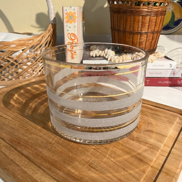 Vintage gold and frosted glass ice bucket - Picture 4 of 10